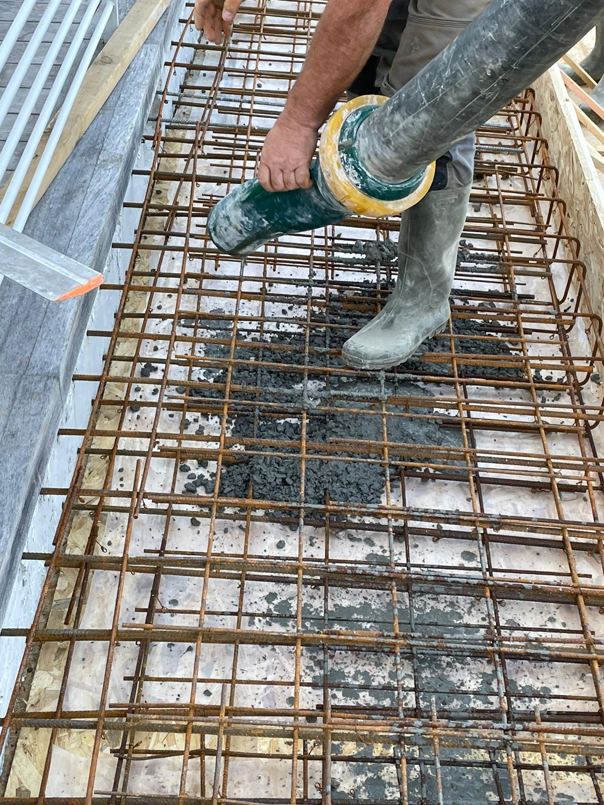 Construction: welded wire mesh and concrete