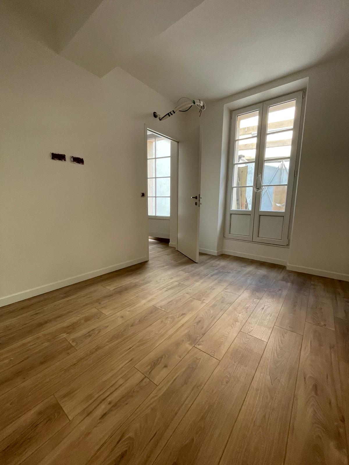Renovation: hardwood floor installation